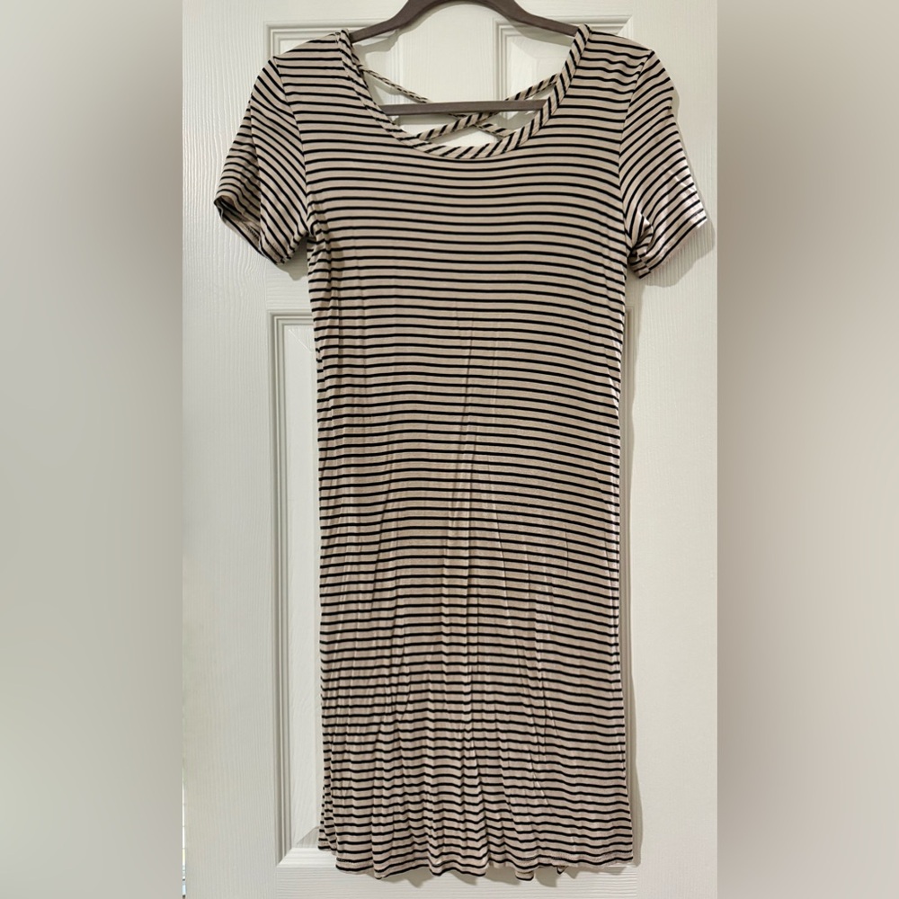 Striped Short Sleeve T-Shirt Dress in Black and Beige